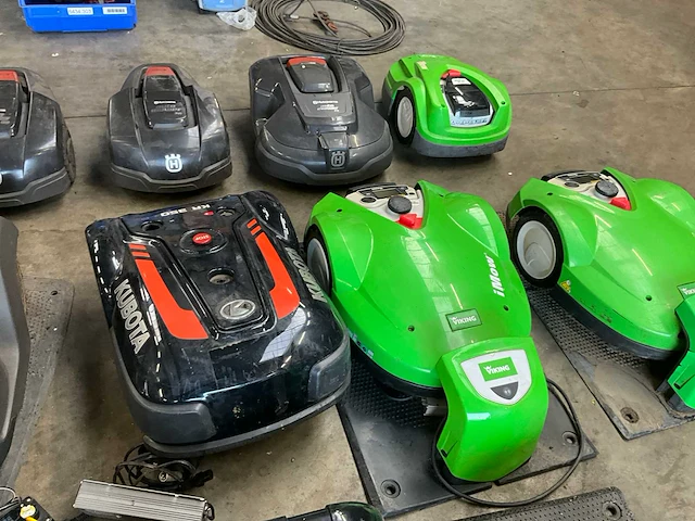 Kubota/viking/husqvarna robotmaaier (12x) - afbeelding 6 van  9