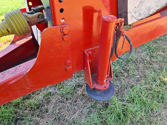 Kuhn - 2008 - euromix plus 2370 - voermengwagen met stroblazer - afbeelding 5 van  16