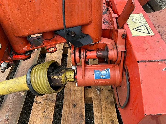 Kuhn fc 240 p schijvenmaaier met kneuzer - afbeelding 9 van  17