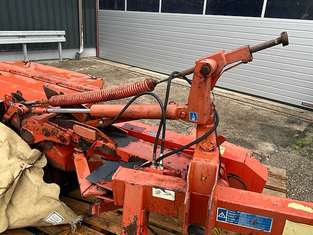 Kuhn fc 240 p schijvenmaaier met kneuzer - afbeelding 17 van  17