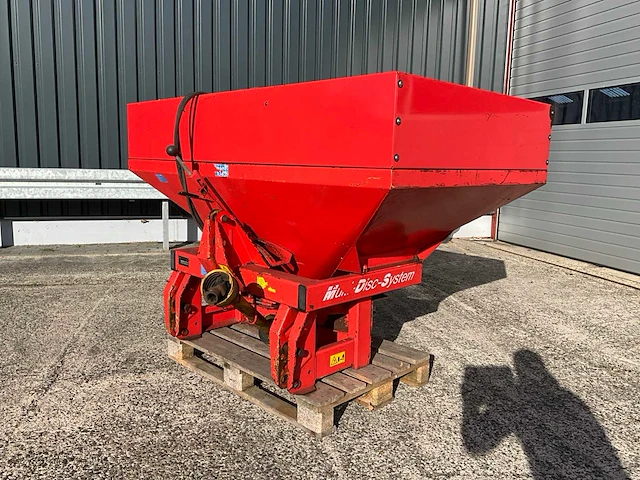Kuhn mds 701 kunstmeststrooier - afbeelding 1 van  16