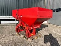 Kuhn mds 701 kunstmeststrooier - afbeelding 1 van  16