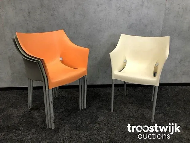 Kuipstoel - philippe starck - afbeelding 2 van  12