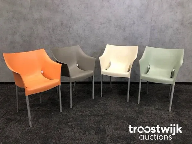 Kuipstoel - philippe starck - afbeelding 1 van  12