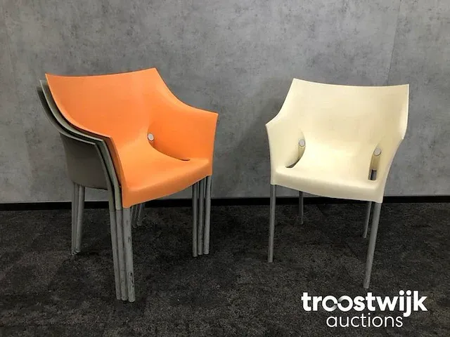 Kuipstoel - philippe starck - afbeelding 5 van  12