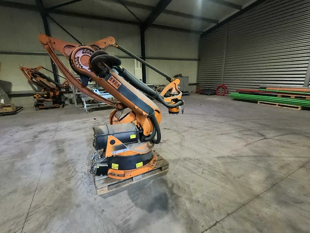 Kuka - 2001 - kr180pa - industriële palletiseerrobot - afbeelding 5 van  7