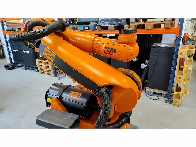 Kuka - 2004 - kr150 - robotarm - afbeelding 1 van  6