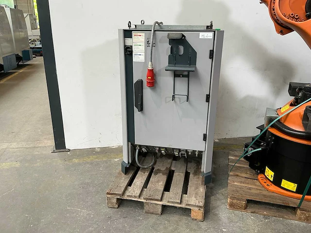 Kuka - 2006 - kr 30 ha - uitnamerobot - afbeelding 6 van  12