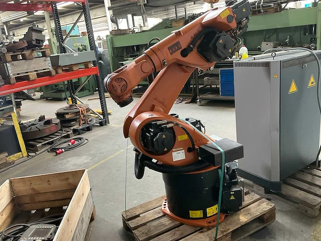 Kuka - 2006 - kr 30 ha - uitnamerobot - afbeelding 8 van  12