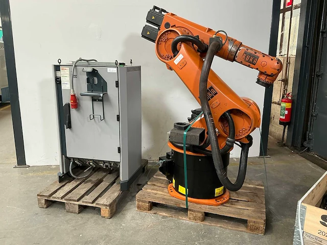 Kuka - 2006 - kr 30 ha - uitnamerobot - afbeelding 9 van  12