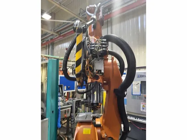 Kuka - kr 140 l120 - uitnamerobot - 2007 - afbeelding 2 van  7