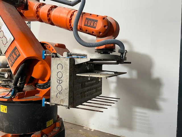 Kuka - kr 150l150sp/2 - uitnamerobot - 2001 - afbeelding 10 van  15