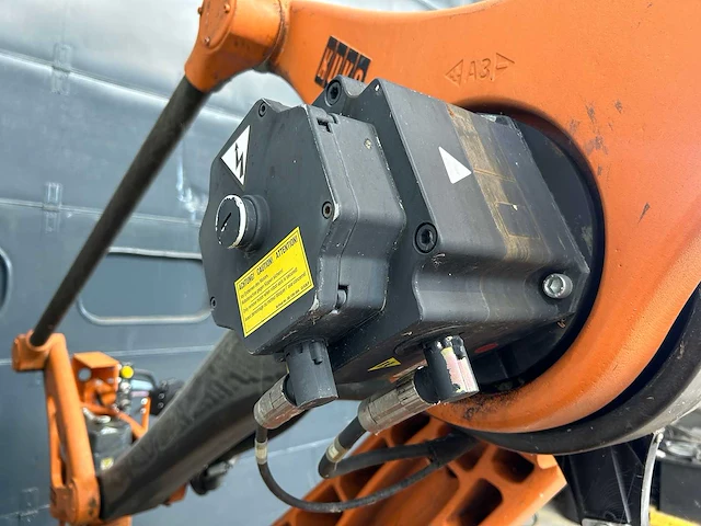 Kuka - (v)kr c2 - uitnamerobot - 2003 - afbeelding 5 van  16
