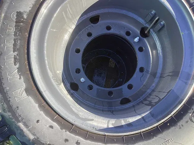 Kumho 10.00-20 graafmachine banden - afbeelding 6 van  10