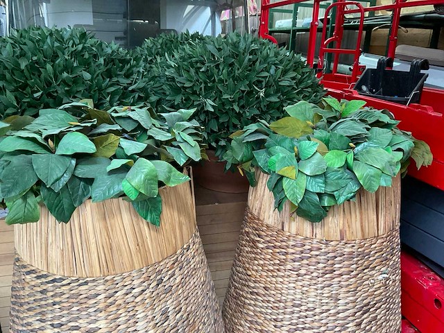 Kunst plant in hoge pot (2x) - afbeelding 4 van  5