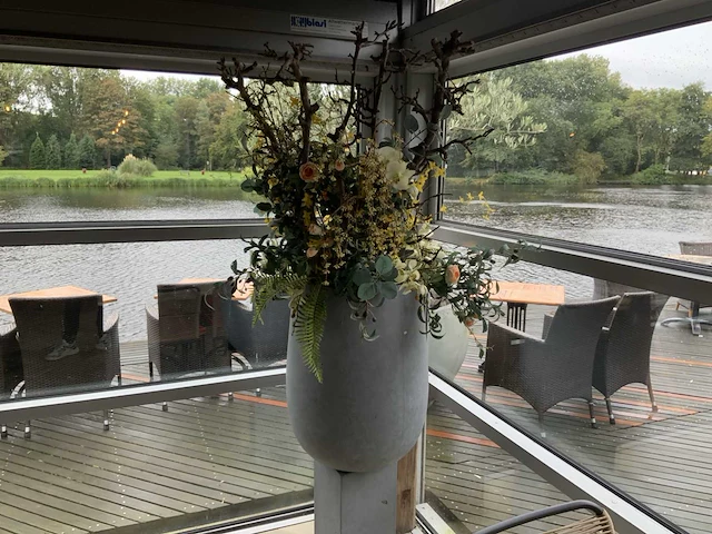 Kunstbloem in pot - afbeelding 1 van  1