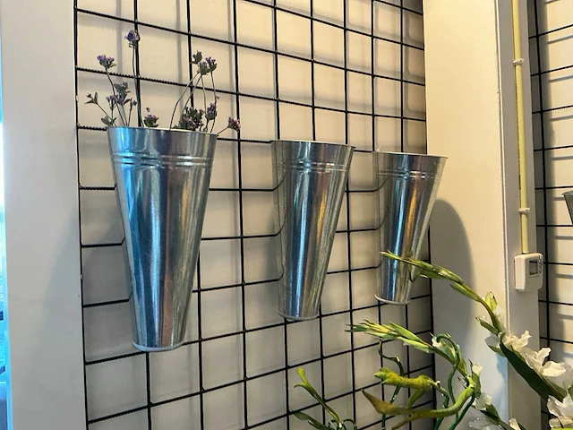Kunstbloemen en kelken - afbeelding 6 van  6