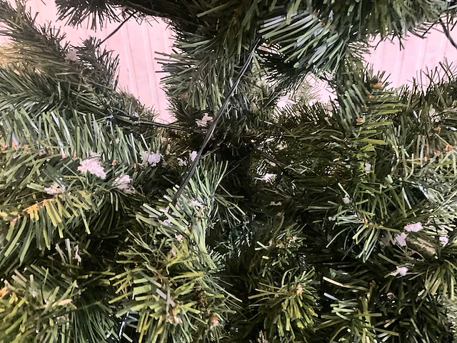 Kunstkerstboom met verlichting (2x) - afbeelding 4 van  7