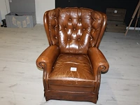 Kunstlederen chesterfield fauteuil 85 x 90 x 103 cm. - afbeelding 1 van  3
