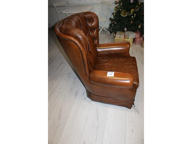 Kunstlederen chesterfield fauteuil 85 x 90 x 103 cm. - afbeelding 2 van  3