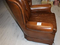 Kunstlederen chesterfield fauteuil 85 x 90 x 103 cm. - afbeelding 2 van  3