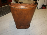 Kunstlederen chesterfield fauteuil 85 x 90 x 103 cm. - afbeelding 3 van  3