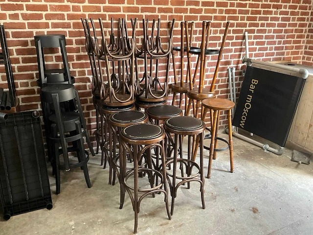 Kunstlederen thonet barkrukken (12x) - afbeelding 1 van  7
