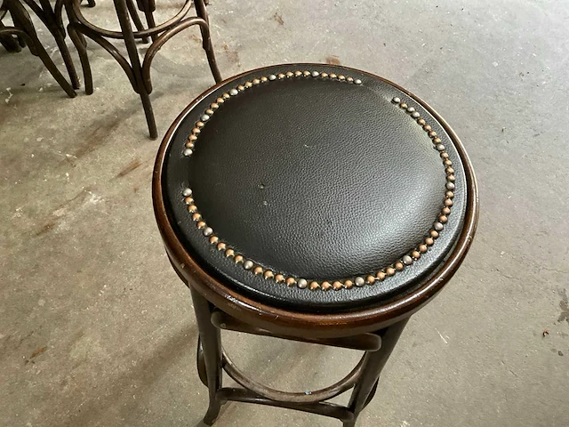 Kunstlederen thonet barkrukken (12x) - afbeelding 4 van  7