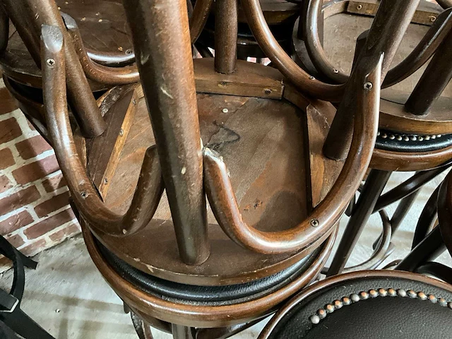 Kunstlederen thonet barkrukken (12x) - afbeelding 7 van  7