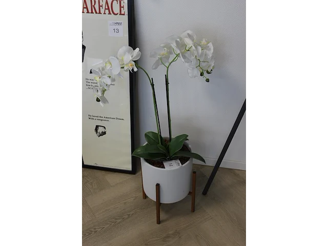 Kunstorchidee in pot. totale hoogte 90cm. - afbeelding 2 van  2