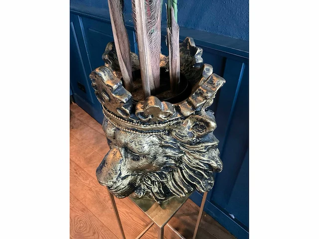 Kunstpalm in leeuwenpot - afbeelding 7 van  10