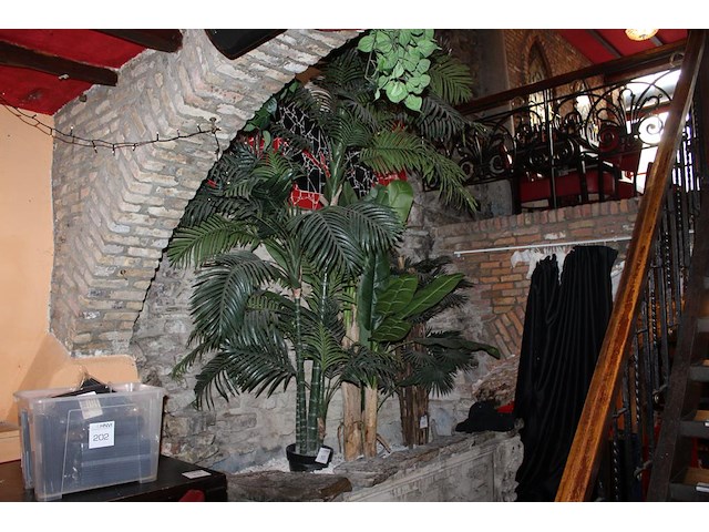 Kunstpalmboom in pot met hoogte 250 cm. - afbeelding 1 van  2