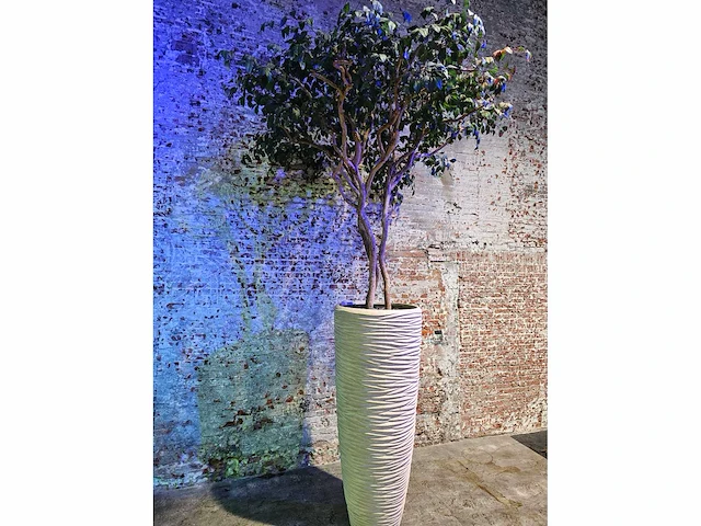 Kunstplant in designvaas - afbeelding 6 van  6