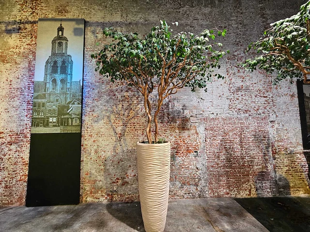Kunstplant in designvaas - afbeelding 1 van  5