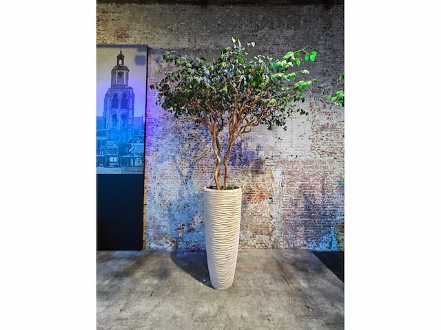 Kunstplant in designvaas - afbeelding 3 van  5