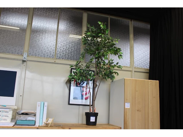 Kunstplant in pot hoogte 160 cm. - afbeelding 1 van  2