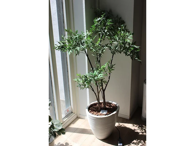 Kunstplant in pot met hoogte 140 cm. - afbeelding 2 van  2