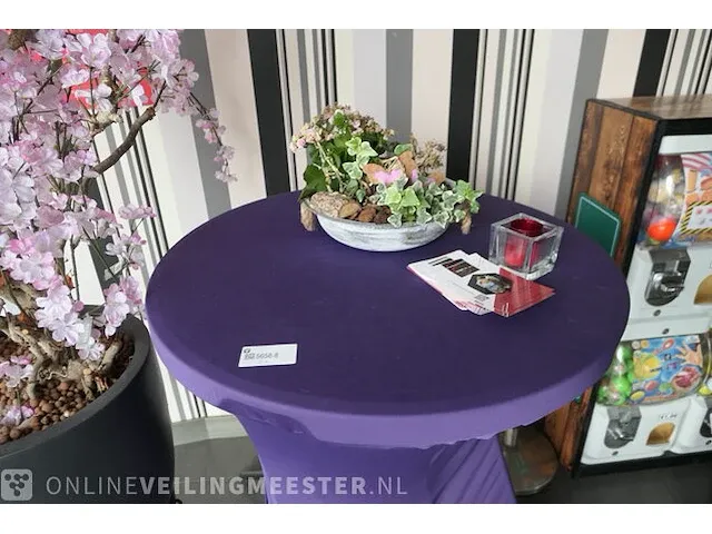 Kunstplant in pot met statafel - afbeelding 7 van  7