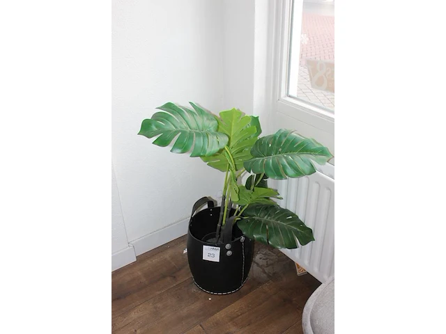 Kunstplant in rubberen mand, hoogte 90 cm. - afbeelding 2 van  2