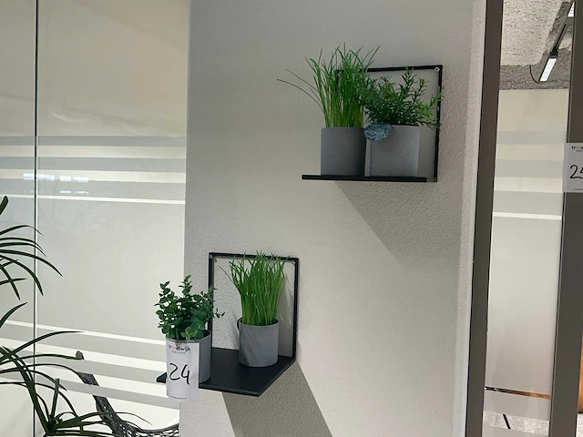 Kunstplant met pot (8x) - afbeelding 3 van  6