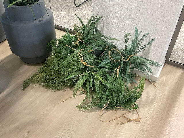 Kunstplant met pot (8x) - afbeelding 4 van  6