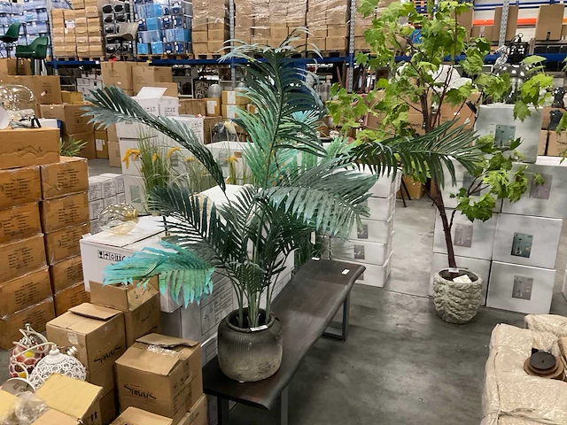 Kunstplant met pot - afbeelding 1 van  2