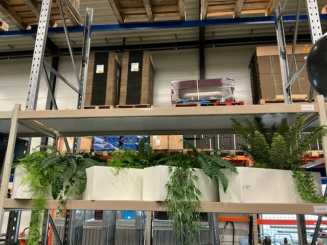Kunstplanten met bakken (4x) - afbeelding 1 van  4