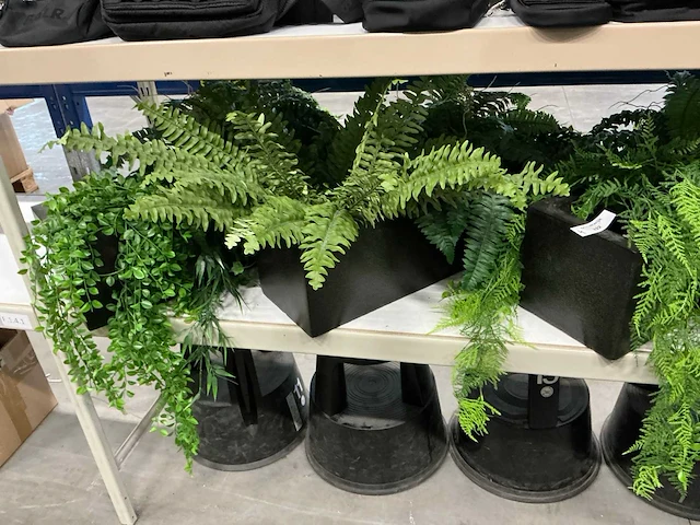 Kunstplanten met bakken (4x) - afbeelding 3 van  3