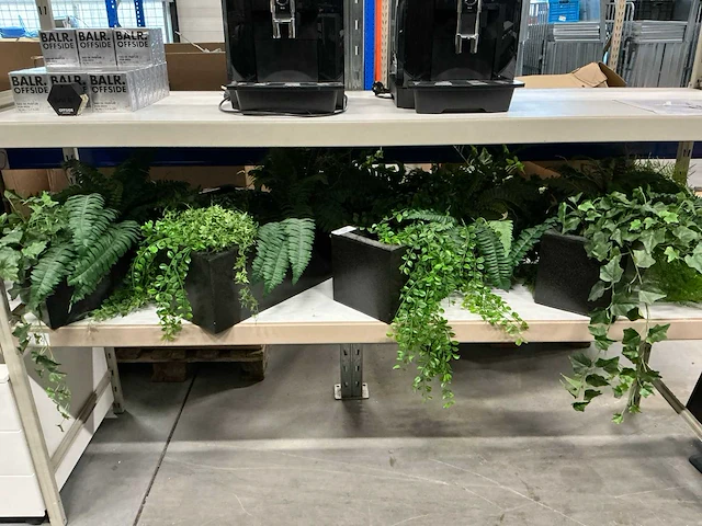 Kunstplanten met bakken (4x) - afbeelding 1 van  3