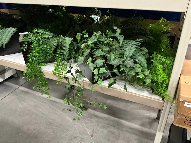 Kunstplanten met bakken (4x) - afbeelding 2 van  3