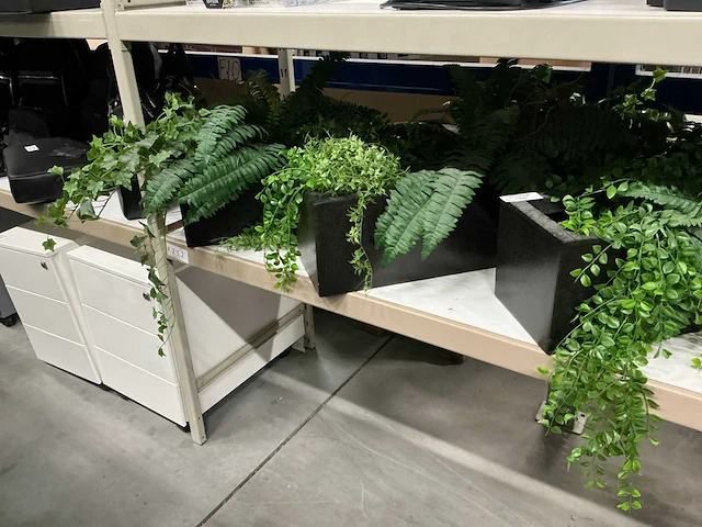 Kunstplanten met bakken (4x) - afbeelding 3 van  3