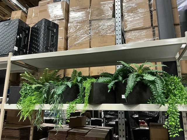 Kunstplanten met bakken (4x) - afbeelding 1 van  3