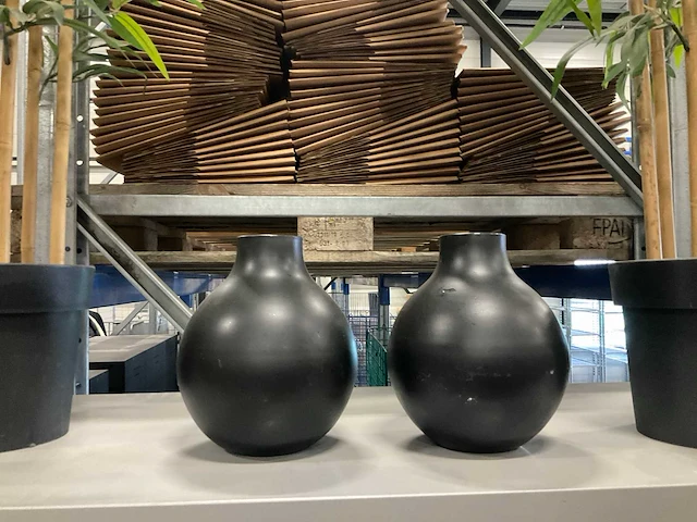 Kunstplanten met pot en 2 vazen - afbeelding 2 van  2