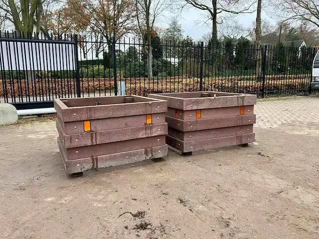 Kunststof bloembakken 2 stuks - afbeelding 1 van  1